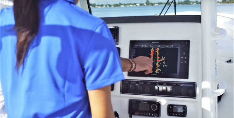 raymarine quantum 2