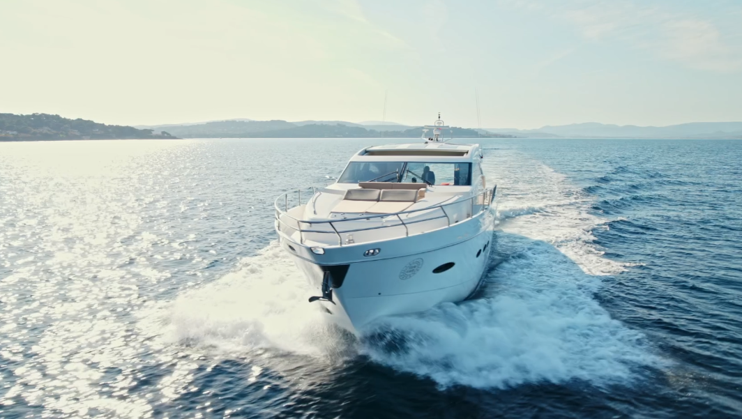 I have rented a yacht for the day in Saint-Tropez