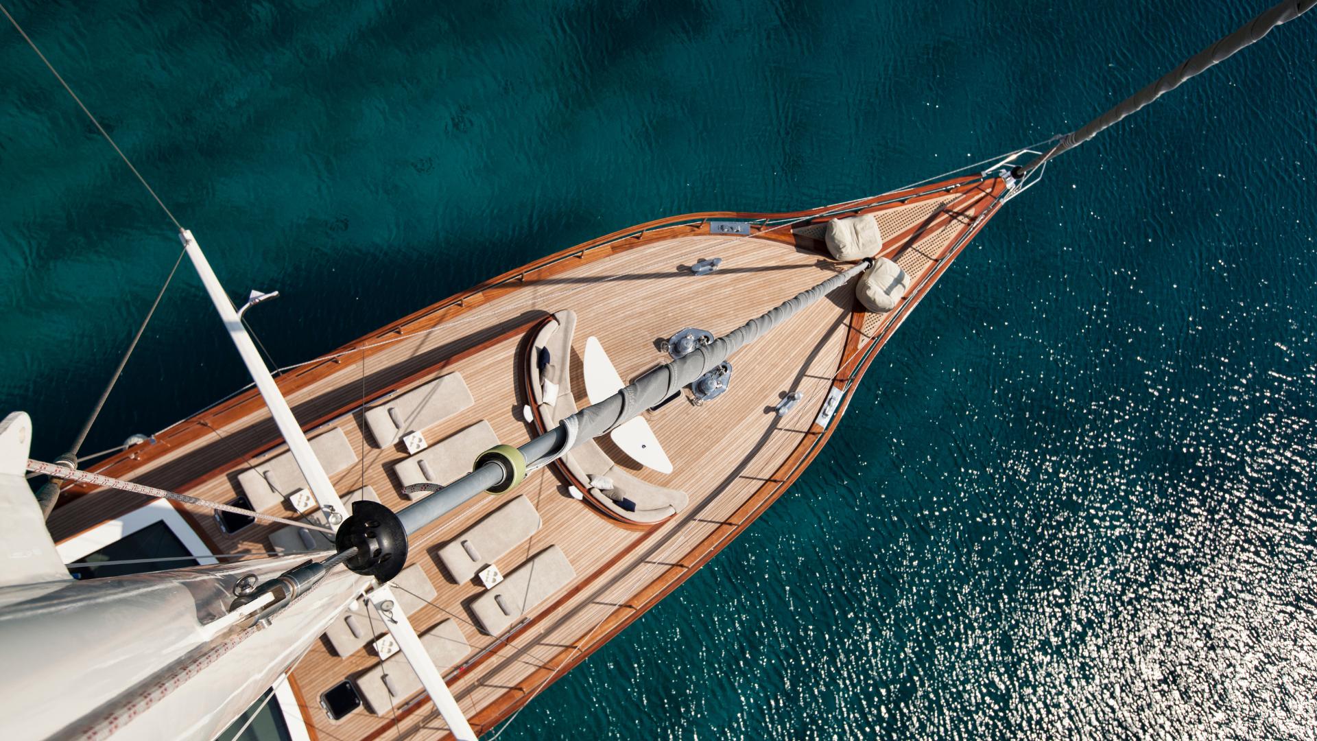 Yacht vs Sailboat: Which Is Better for Long-Distance Voyages?
