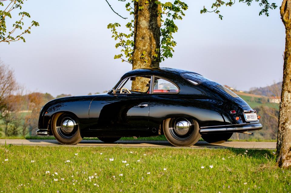 Group Getaways in Style: Renting Multiple Classic Cars for a Memorable Escape